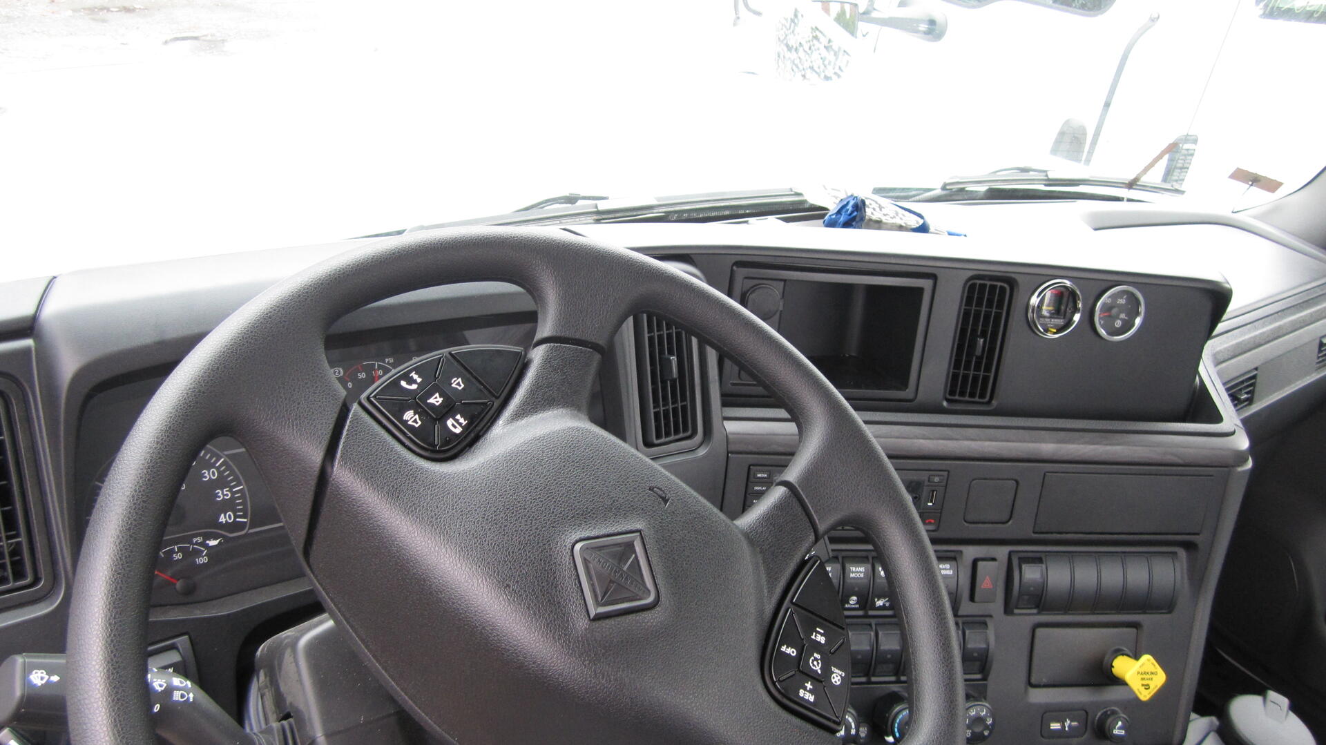 2025-INTERNATIONAL-HV507-CAB-CHASSIS-1829014-4 2025-INTERNATIONAL-HV507-CAB-CHASSIS-1829014-4