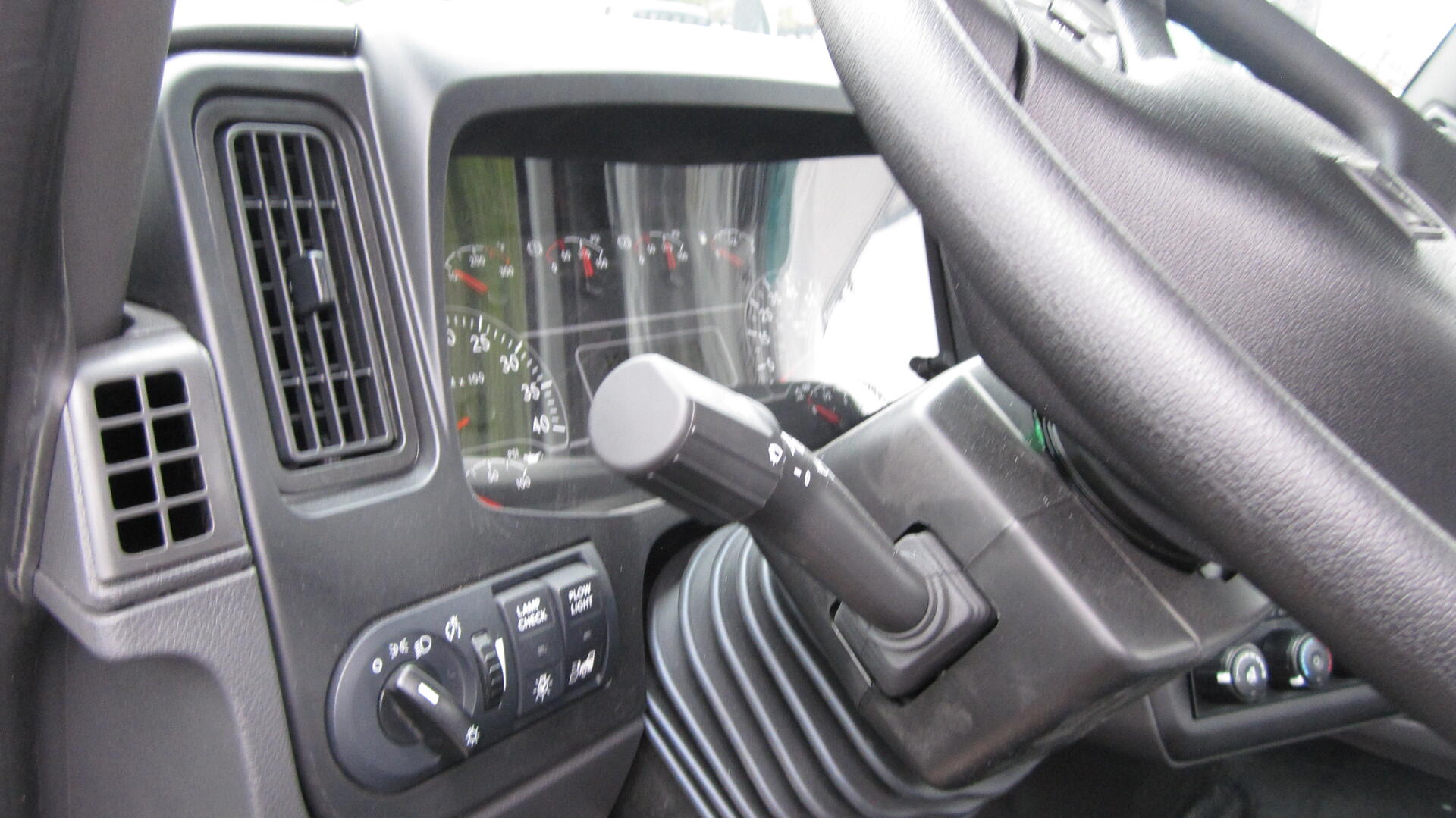 2025-INTERNATIONAL-HV507-CAB-CHASSIS-1829014-5 2025-INTERNATIONAL-HV507-CAB-CHASSIS-1829014-5