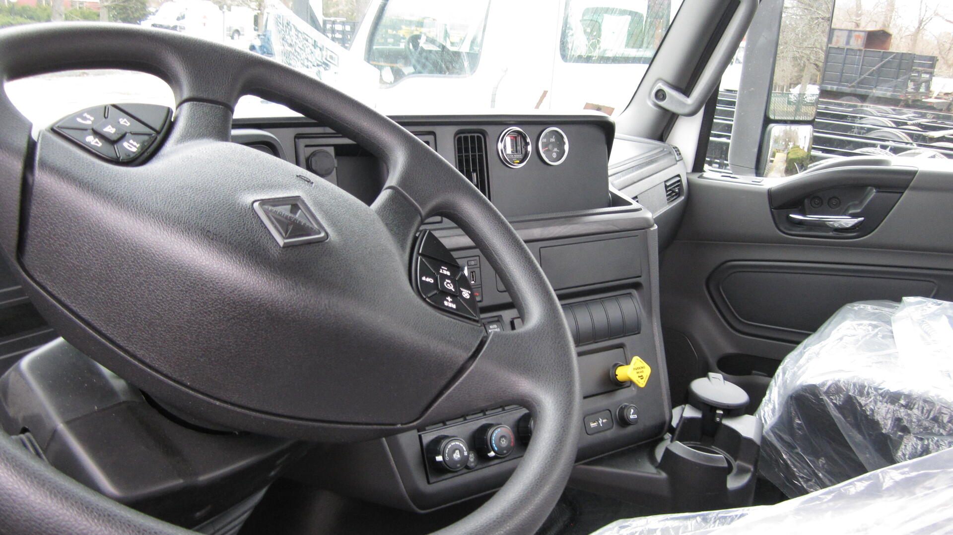 2025-INTERNATIONAL-HV507-CAB-CHASSIS-1829014-8 2025-INTERNATIONAL-HV507-CAB-CHASSIS-1829014-8